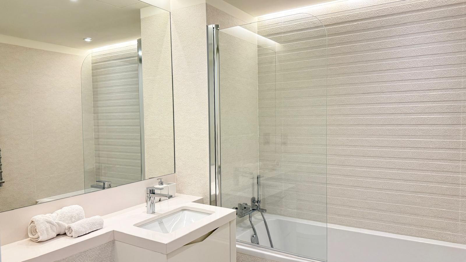 Image of Apartment - 5 Bedrooms - 4 Bathrooms for Rental in EuroCity-Gibraltar, Image 16